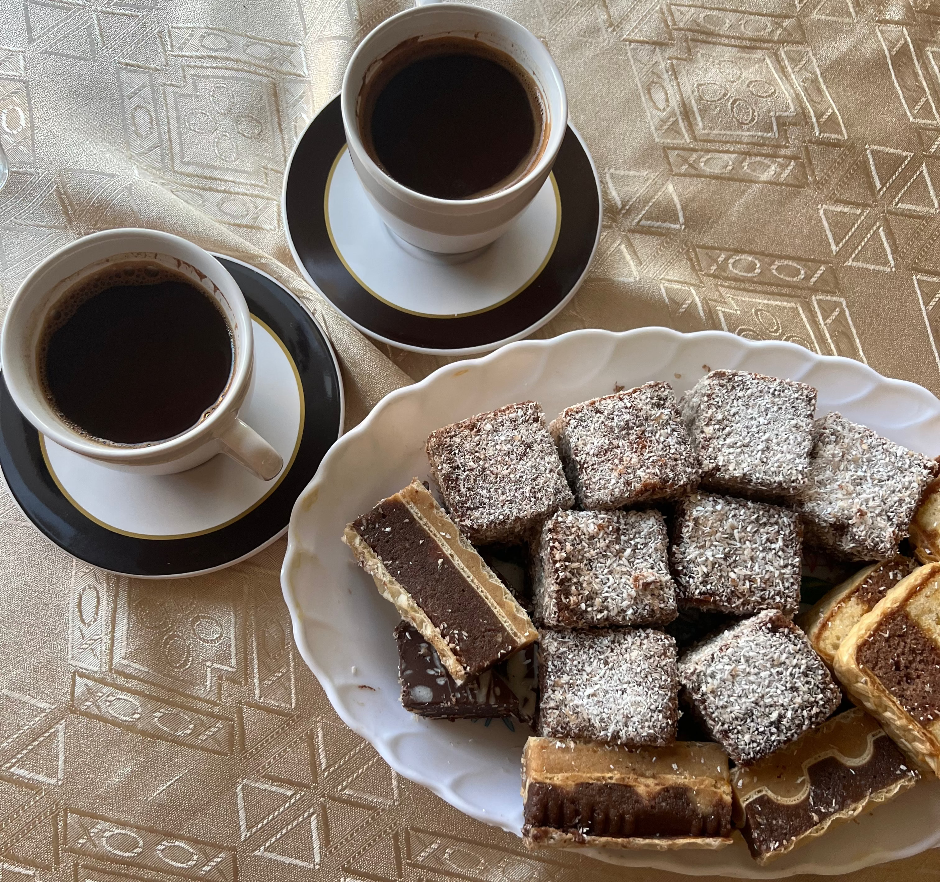 Serbisk kage, oblanda og cupavci og kaffe 