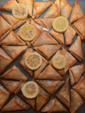 Baklava Trekanter i fad, med suker sirup og citron